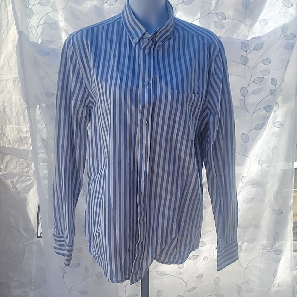 H&M men's blue/white button-up shirt. Size Lg.